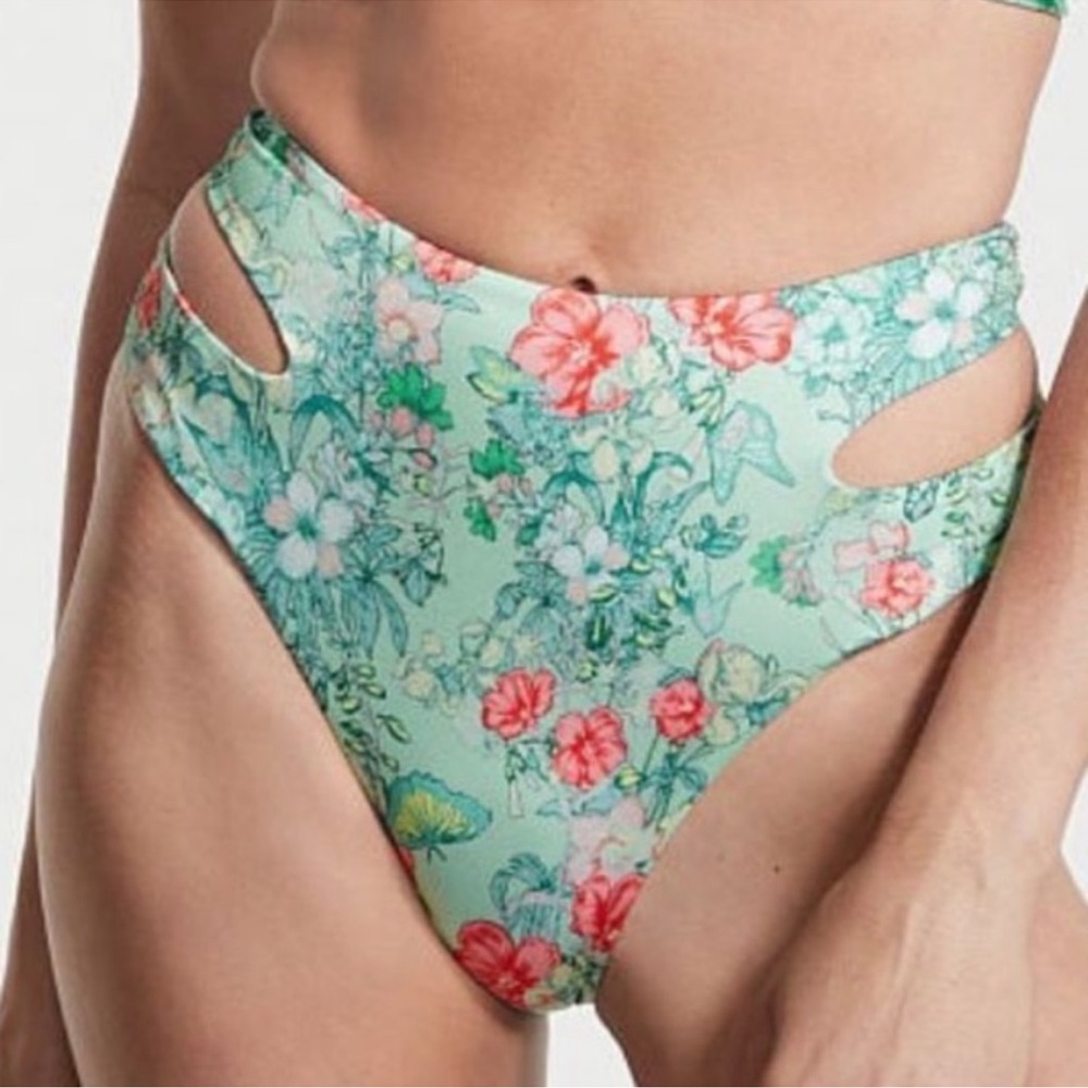 VICTORIA SECRET High Waist
Cutout Bikini
Bottom